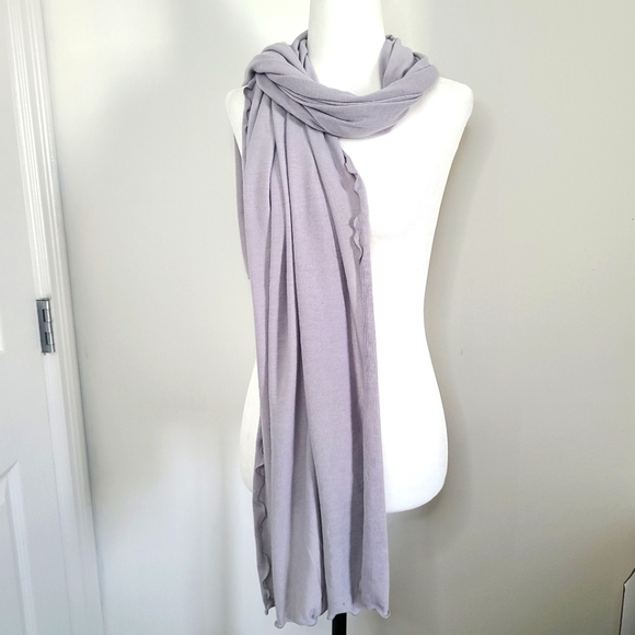 Lightweight Gray Rollawrap Scarf - Picture 1 of 2